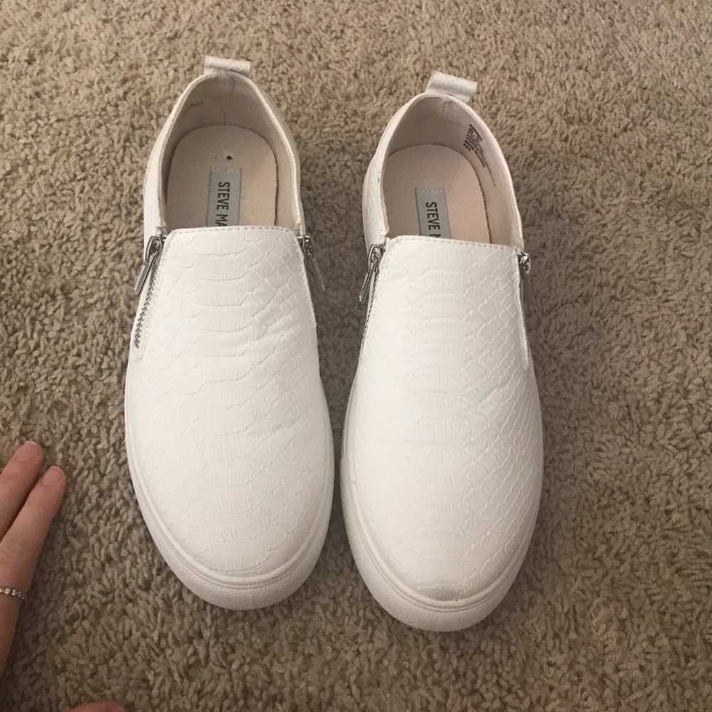 Size 8.5 Steve Madden enriko shoes