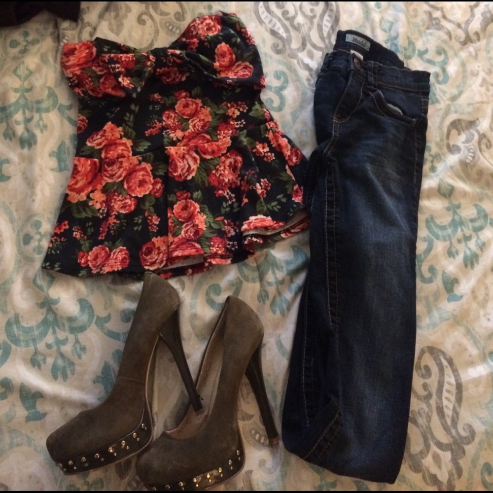 Big bow floral peplum top🌸🌺🌼💐