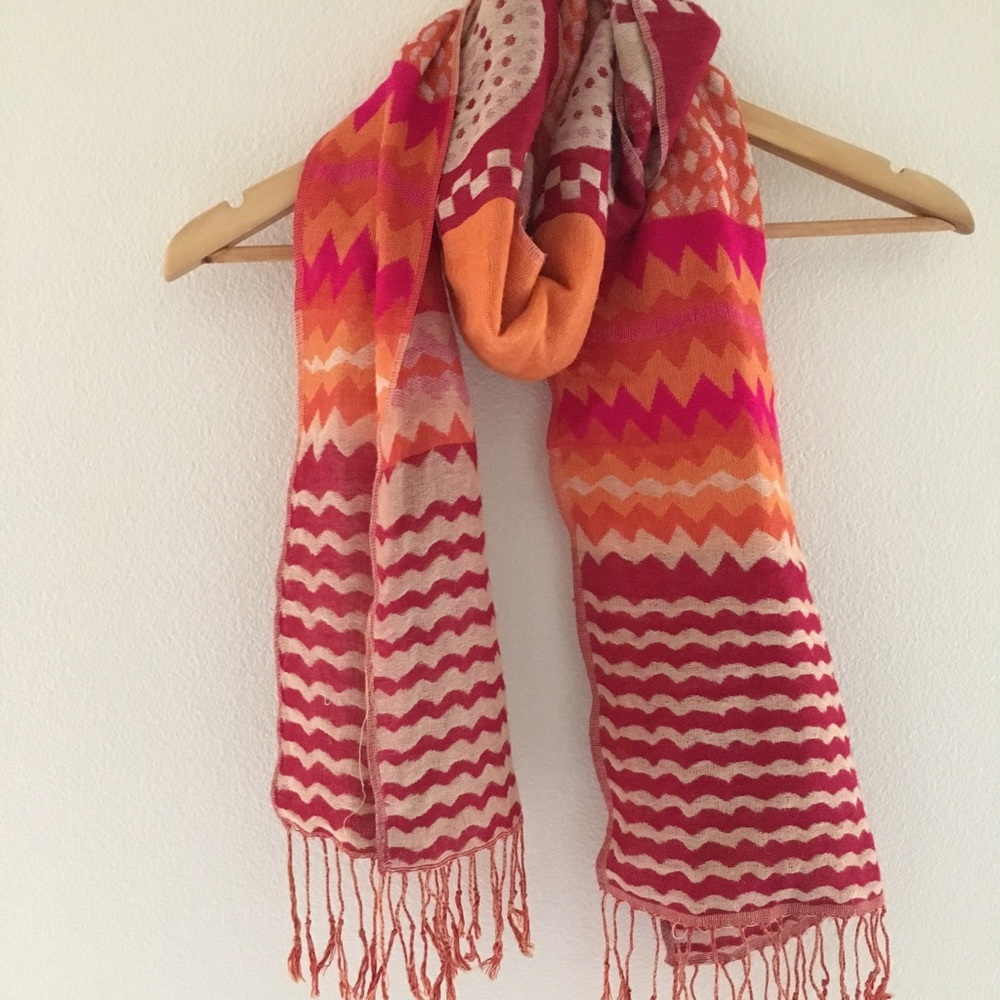 Adorable Bright Scarf ☀️