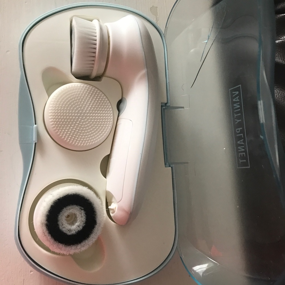 Vanity planet face washer