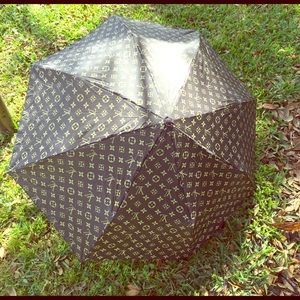 Louis Vuitton small umbrella 🌂☔️