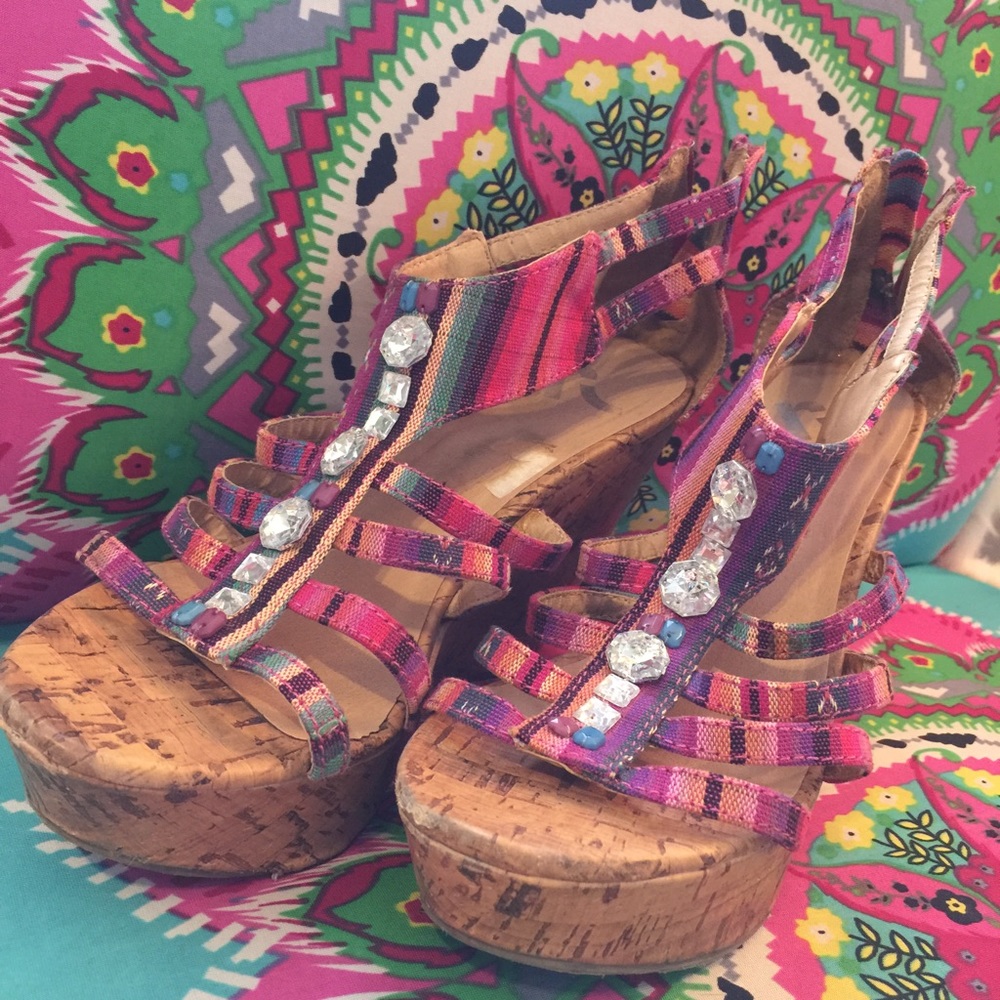 Tribal wedges