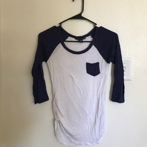 Fitted baseball tee