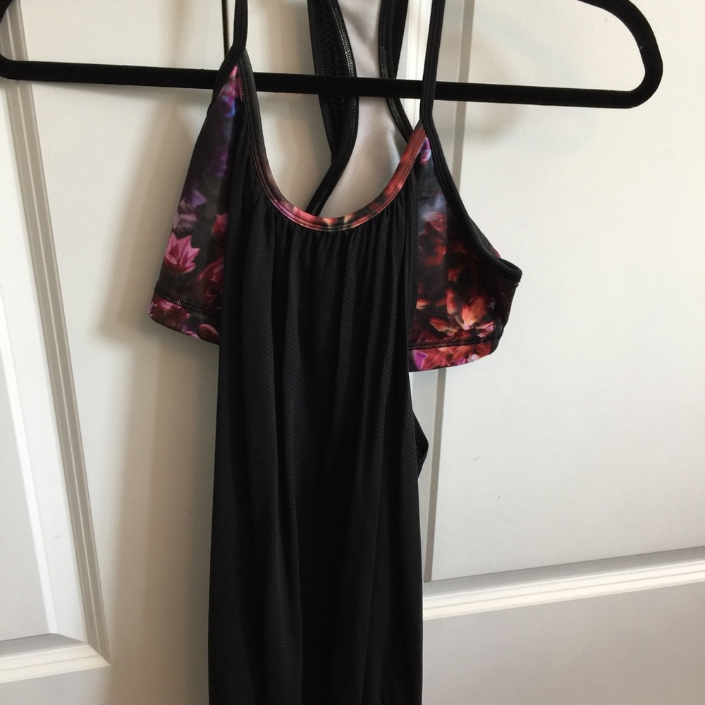 Lululemon workout tank