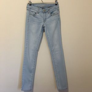 American Eagle Light Wash Skinny Jeans