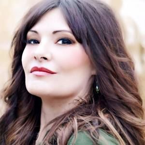 Meet your Posher, Naomi