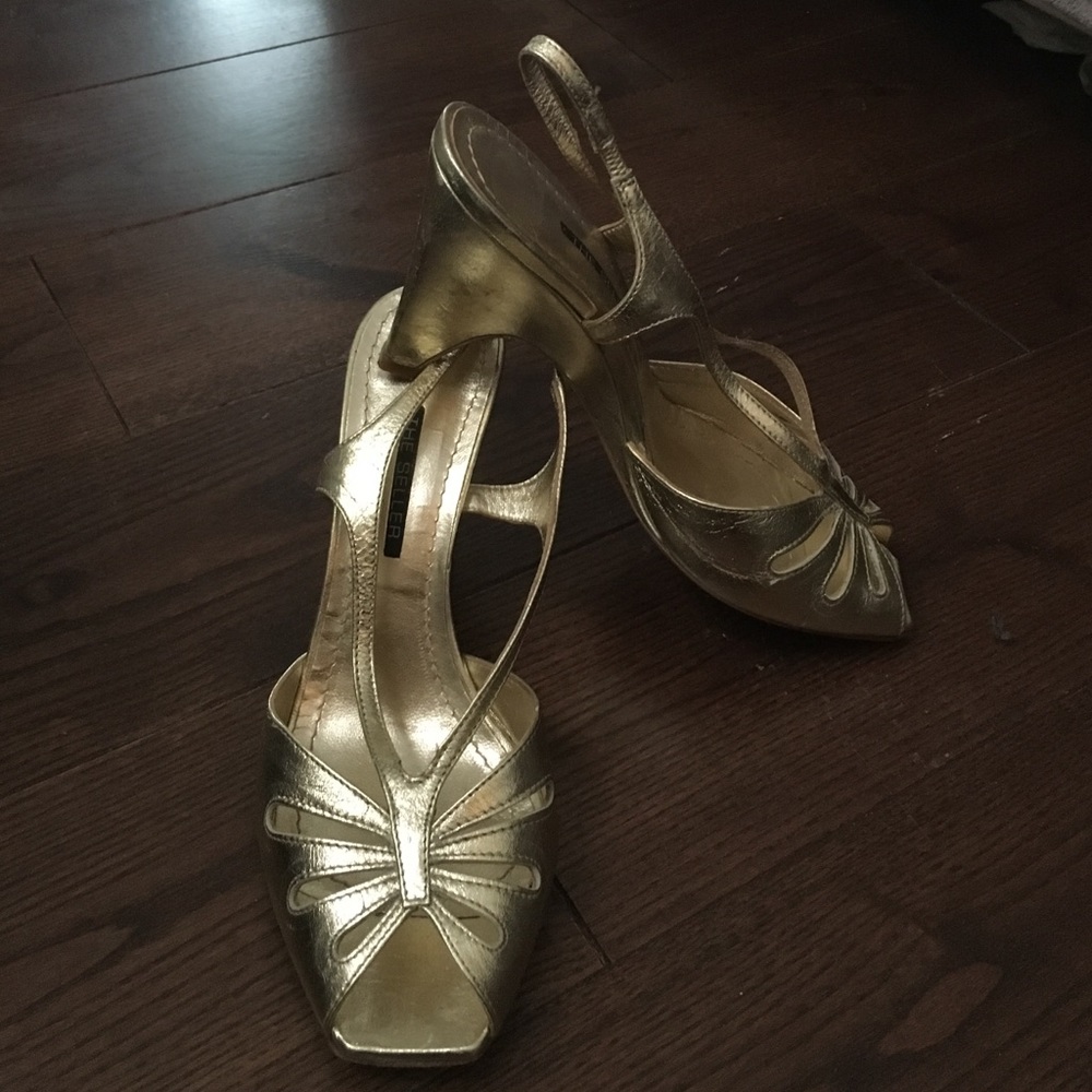 Like new gold leather sandals