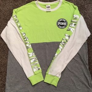 💕VS, long sleeve shirt with sequins, size small💕