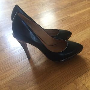 L.a.m.b. black pumps 8.5.