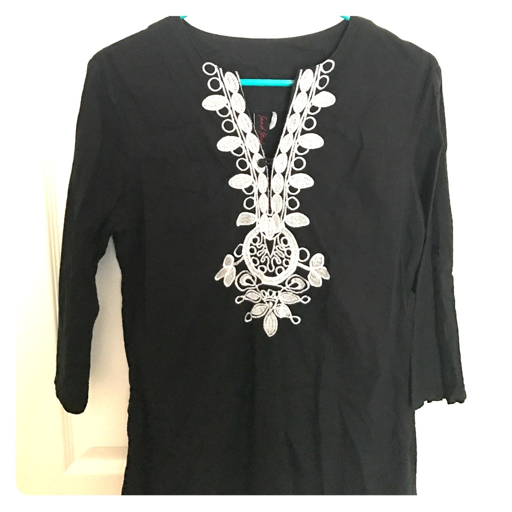 Black quarter length shirt