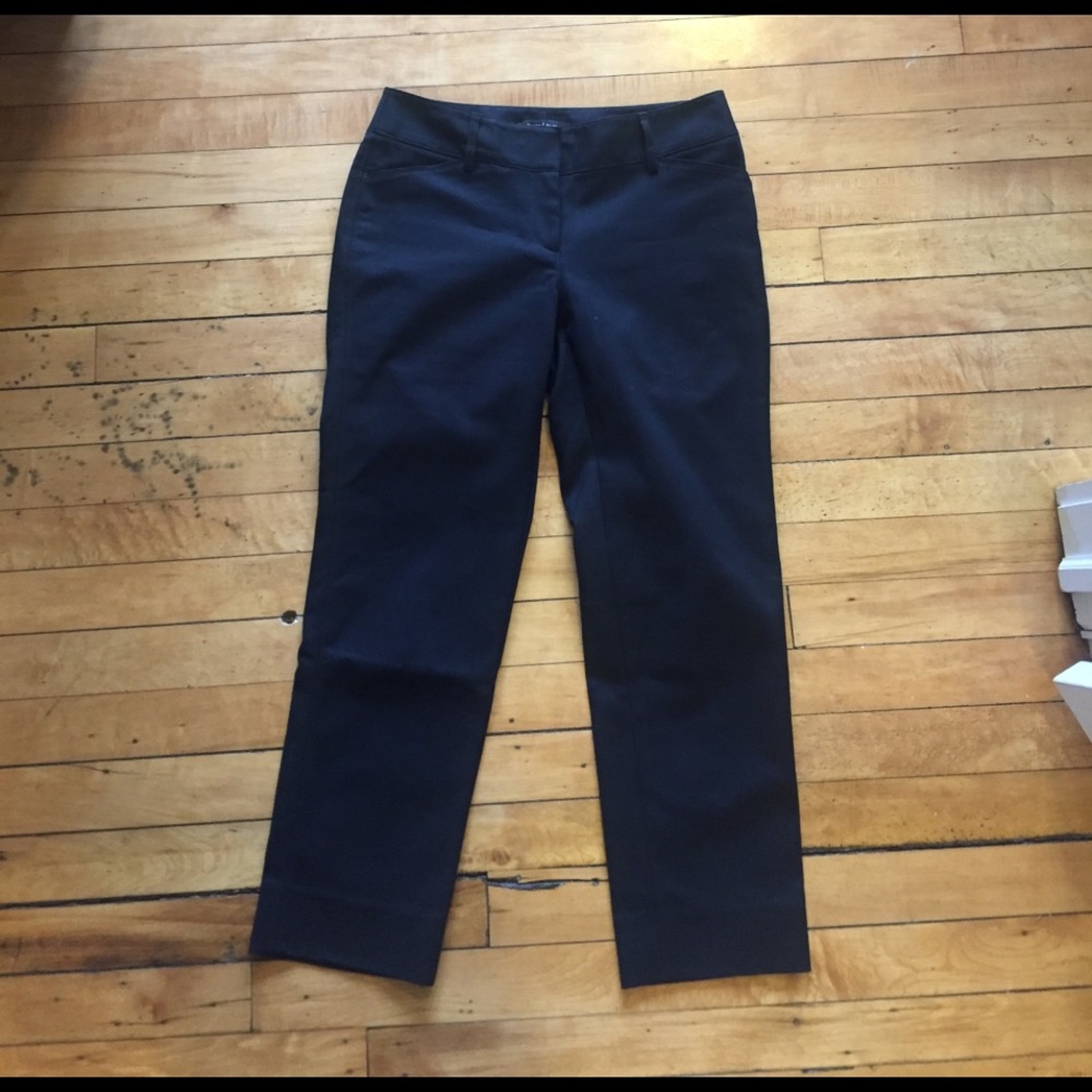 White House Black Market slim ankle pants- black