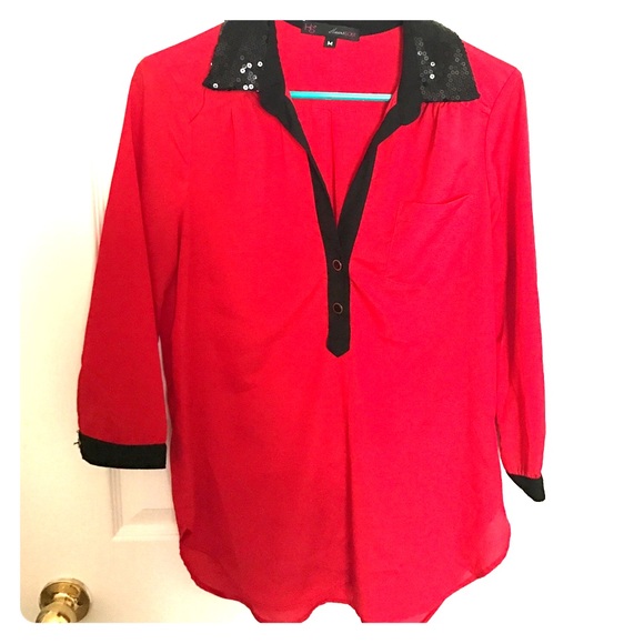 Red blouse - Picture 1 of 1