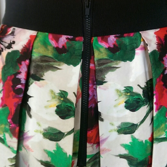 Milly Skirt - Picture 3 of 6