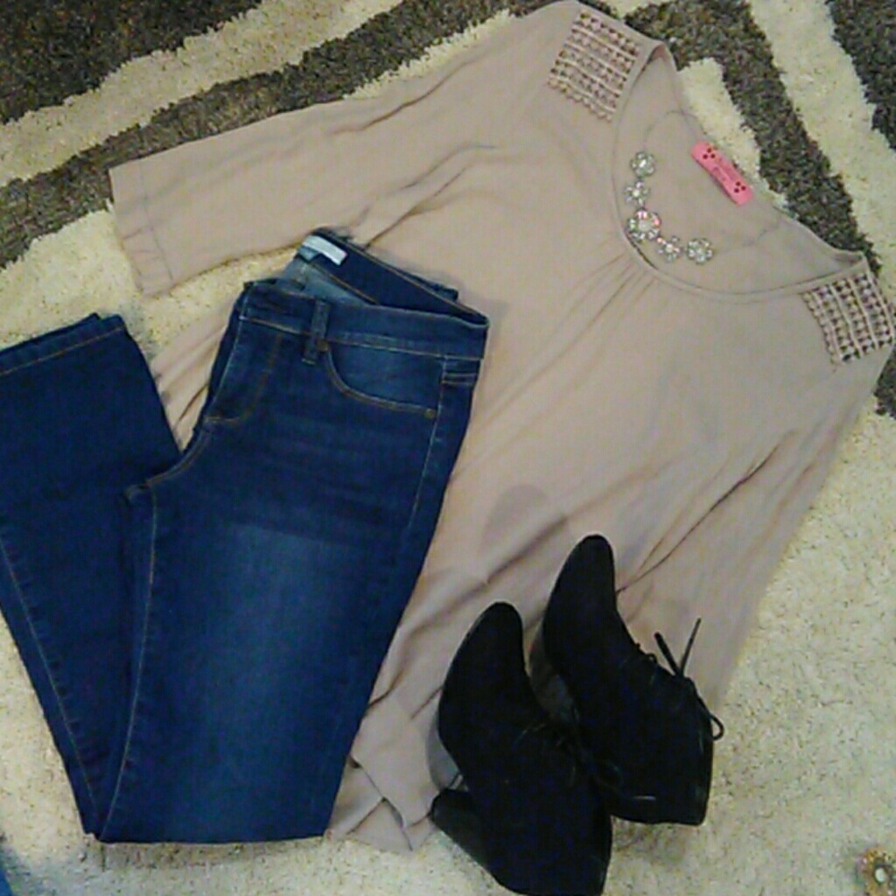 Gray.hi/lo sheer tunic