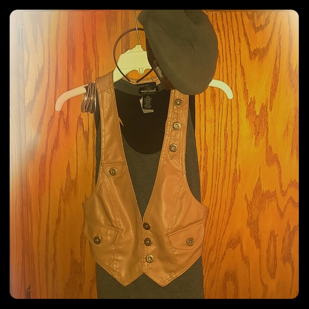 Junior Outfit Size Medium