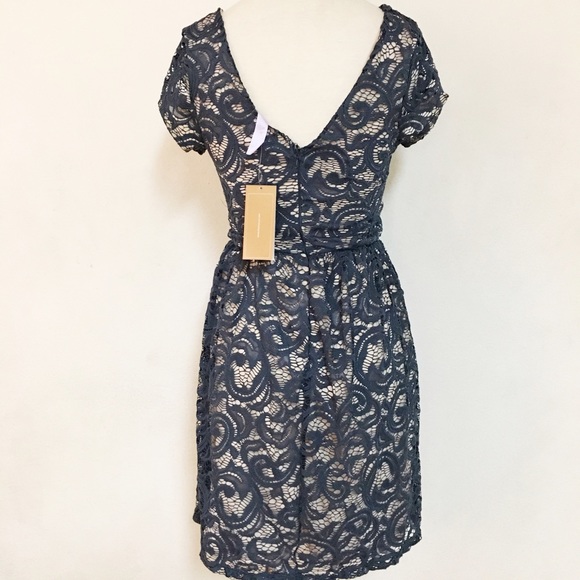 Navy Lace dress - Picture 4 of 5