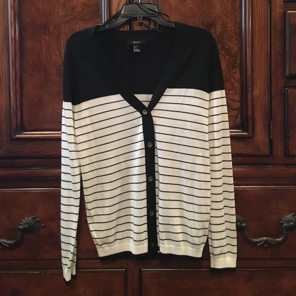 Forever 21 Sweaters - Forever 21 long sleeve sweater