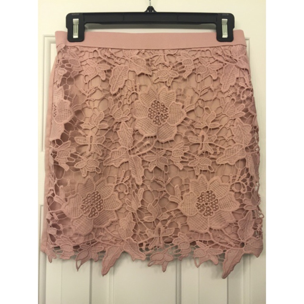 American Eagle Skirt with embroidered flowers