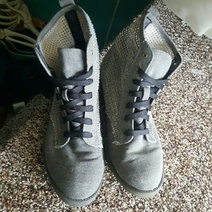 Size 10W Rocket Dog boots