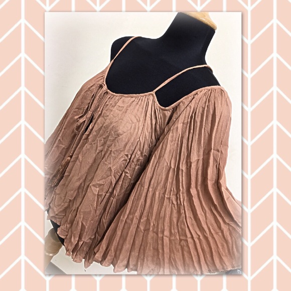 🎀HP🎀 Rusty mauve cold shoulder top - Picture 3 of 4