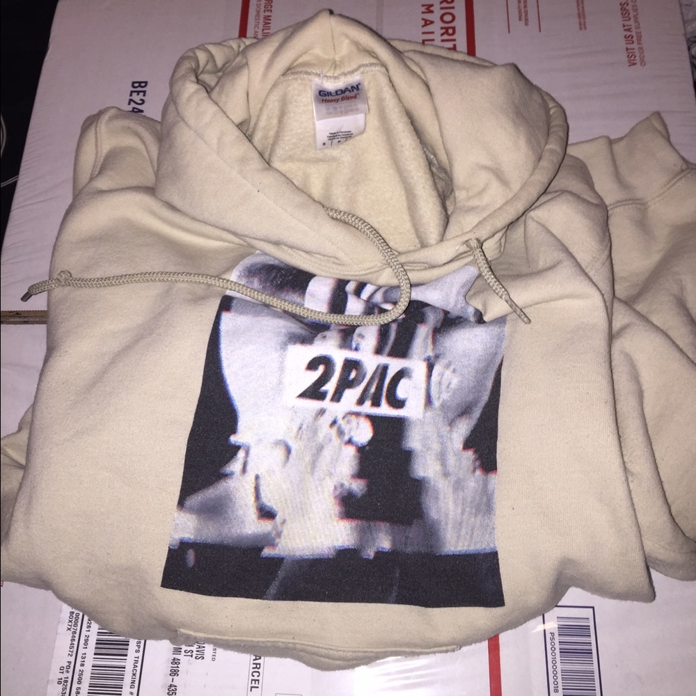 Urban outfitters Tupac hoodie✨