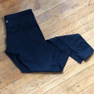 Lululemon black low rise wunder under leggings