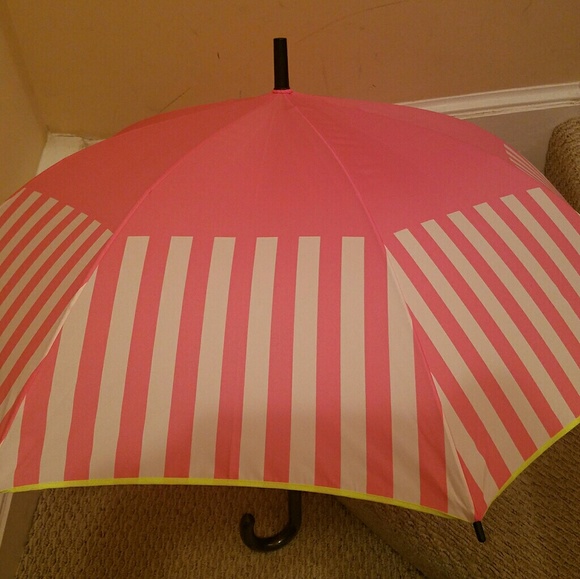 Brand New Victoria secret Unbremlla ( ONLY ONE REMAINING) - Picture 4 of 4