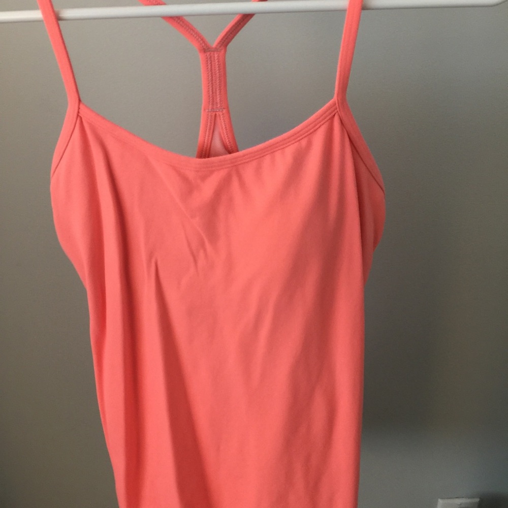 Lululemon tank