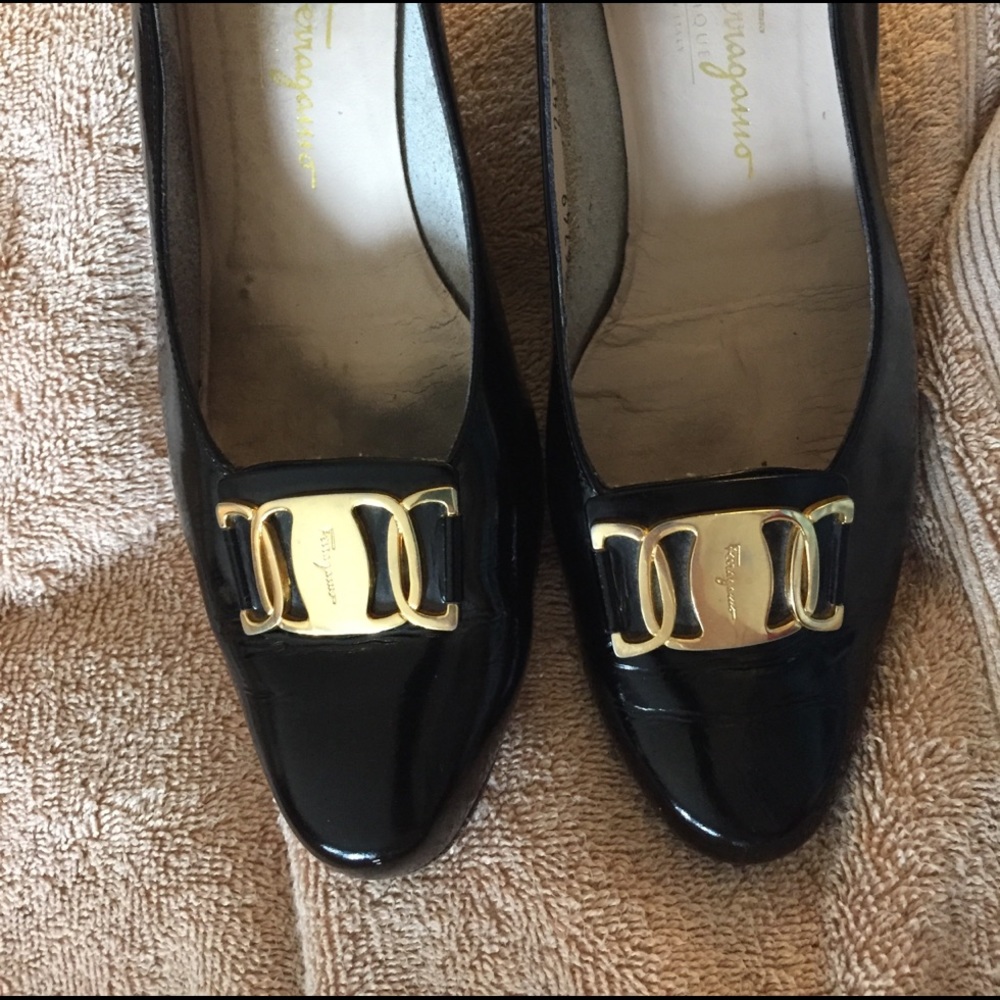 Salvatore Ferragamo black patent leather 10B shoe