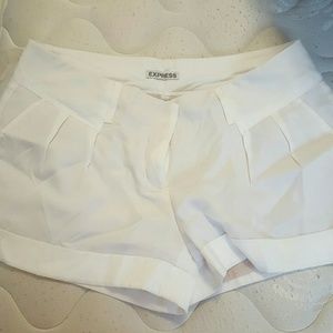 Express Size 8 White shorts