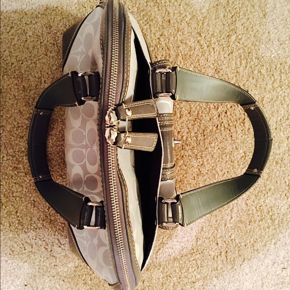 Coach Handbag - Picture 4 of 5