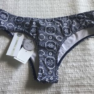 NWT O'Neill cheeky swim bottoms