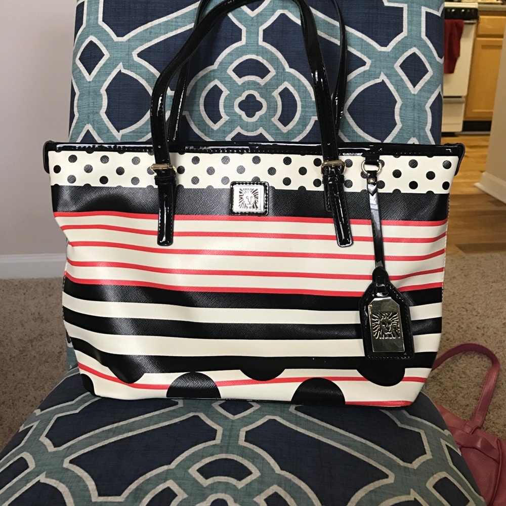 Anne Klein multi patterned pursue
