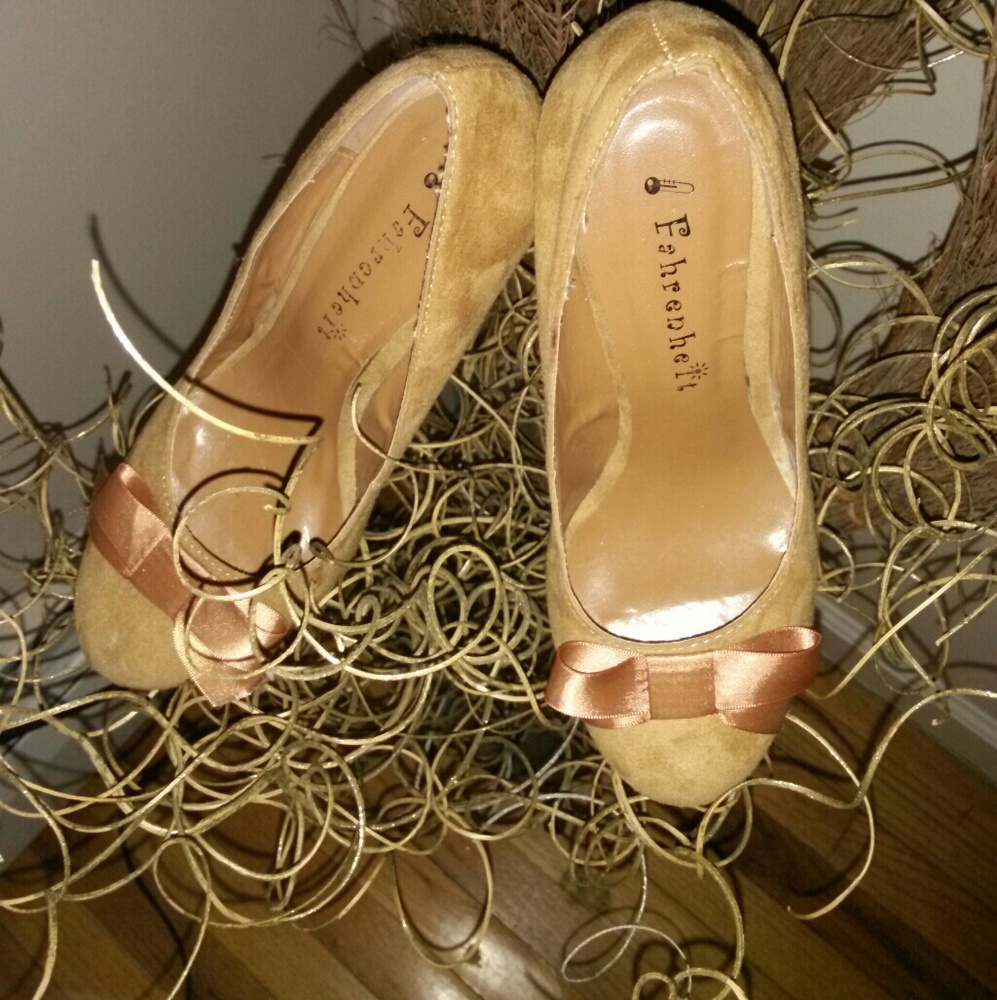 Shoe's - Picture 2 of 4