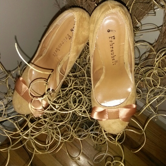 Shoe's - Picture 2 of 4