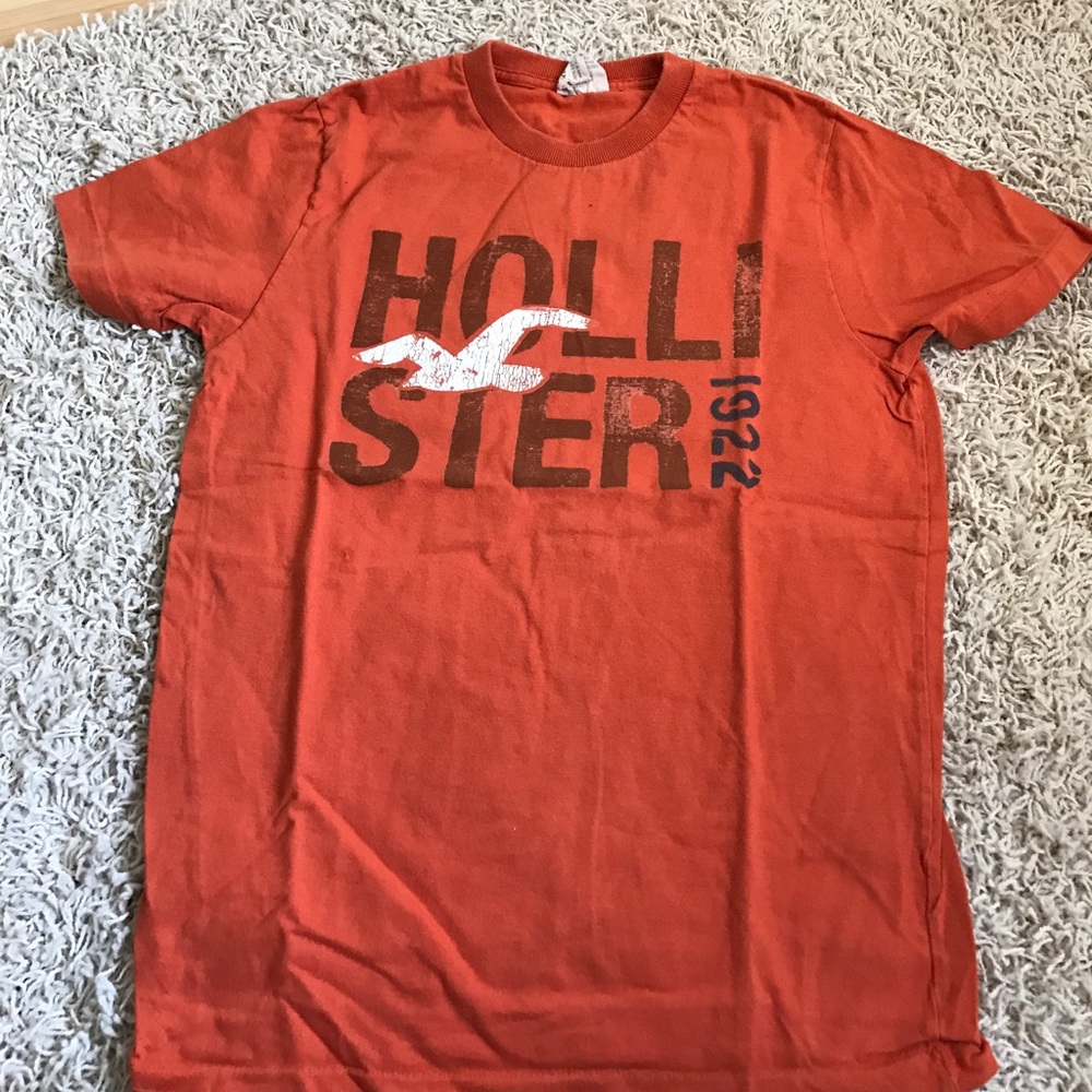 Hollister orange T-shirt