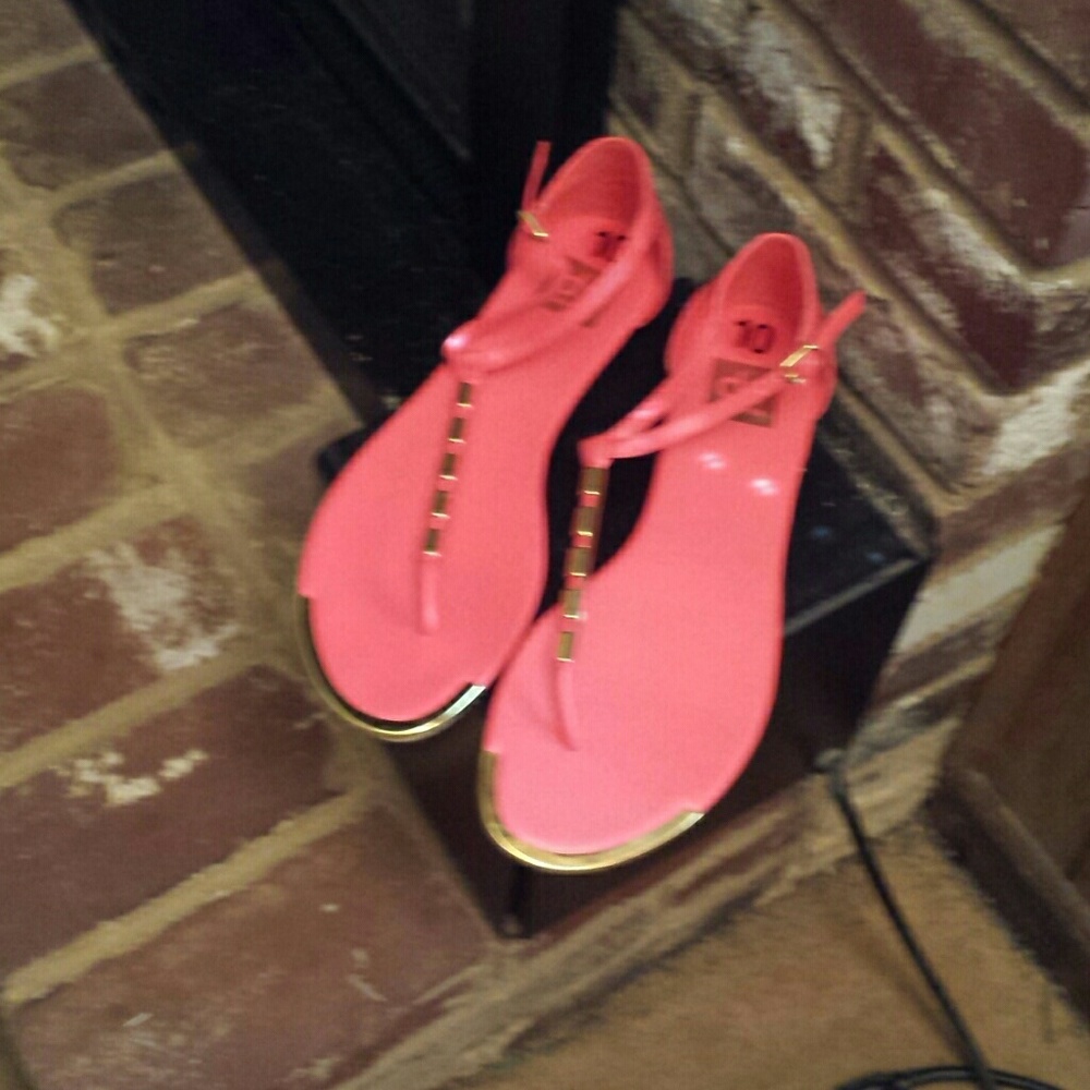 Coral Dolce Vita thong ssndals