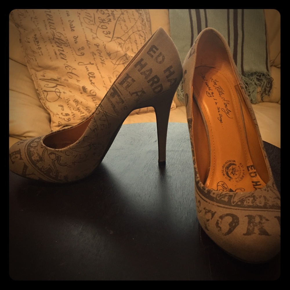 Gray Steve Madden Heels with Vintage Print Accents