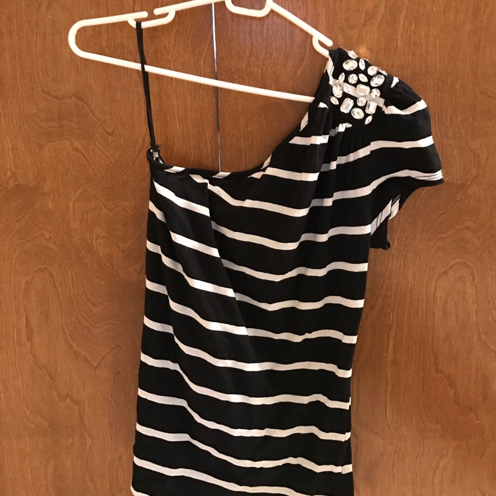 One shoulder striped shirt