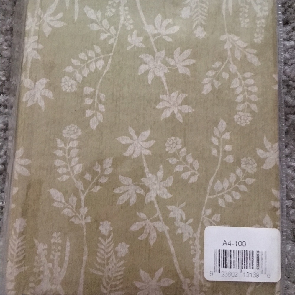 Photo album. 4x6. Fits 100 photos.