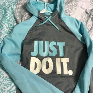 Nike pull over