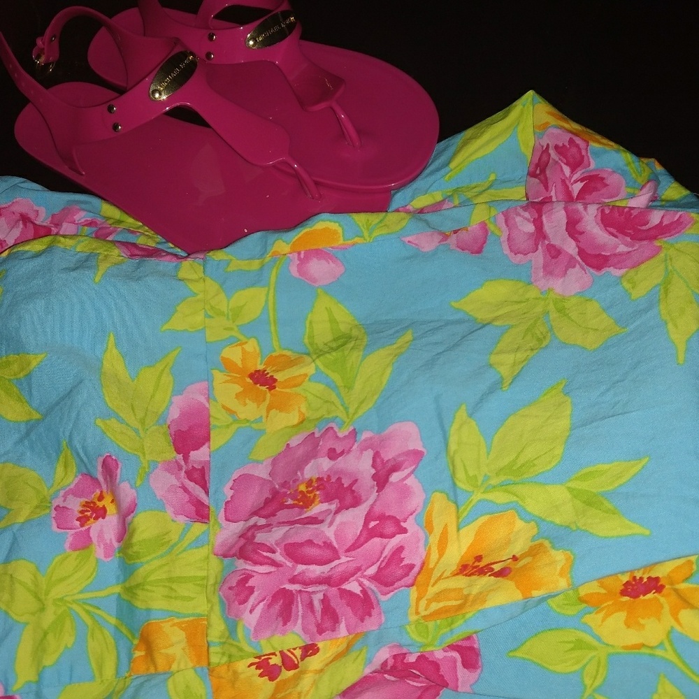 💲SOLD💲NWOT-Strapless bright-colored floral dress