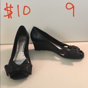 Black bow Bcbgirls peep toe wedges