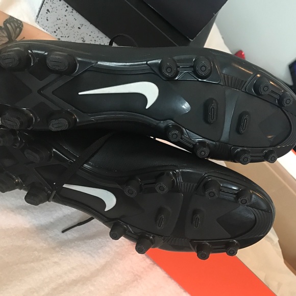 Nike mercurial vortex fg cleats. - Picture 3 of 4