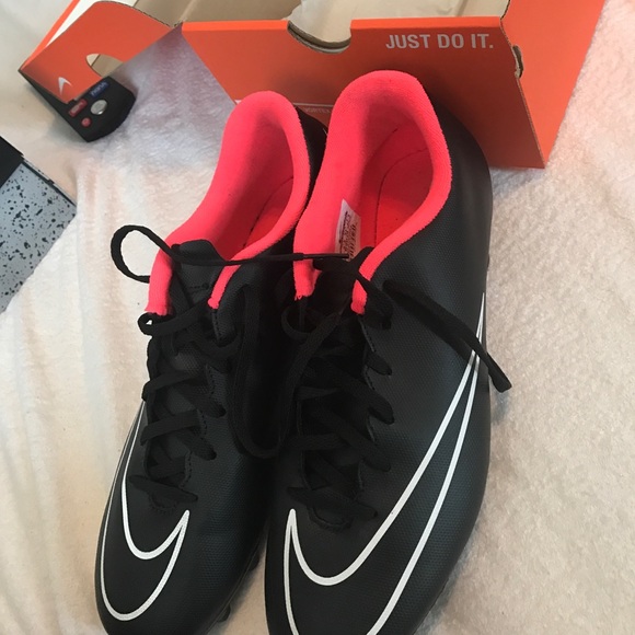 Nike mercurial vortex fg cleats. - Picture 4 of 4