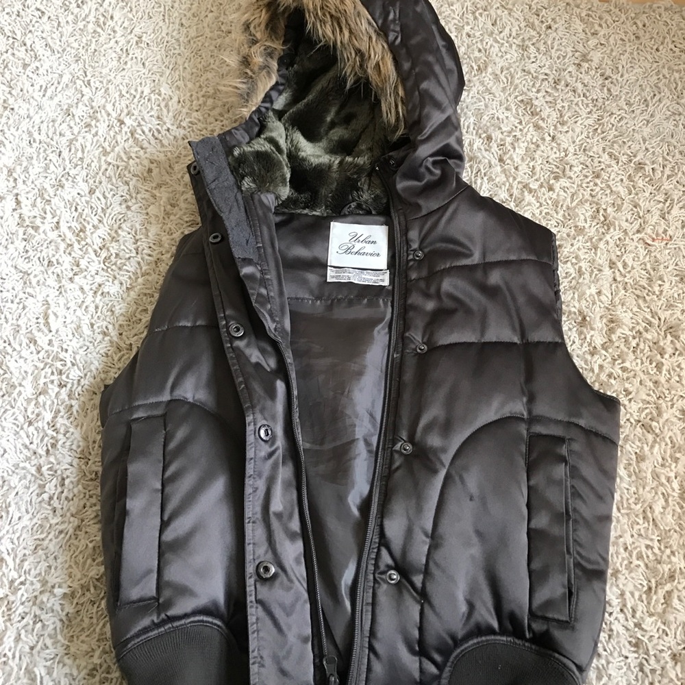 Urban behavior vest new without tags
