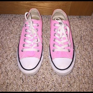 Light pink converse