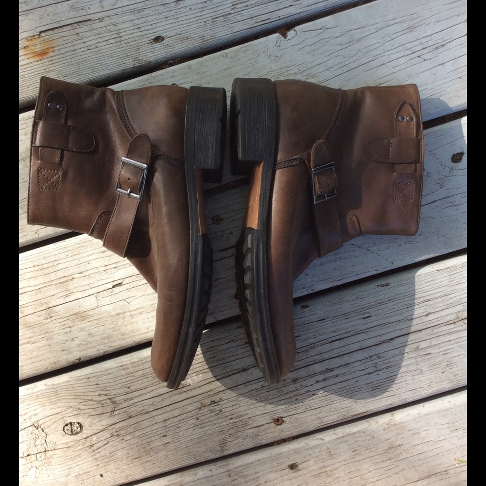 100% Leather Boots by Clarks