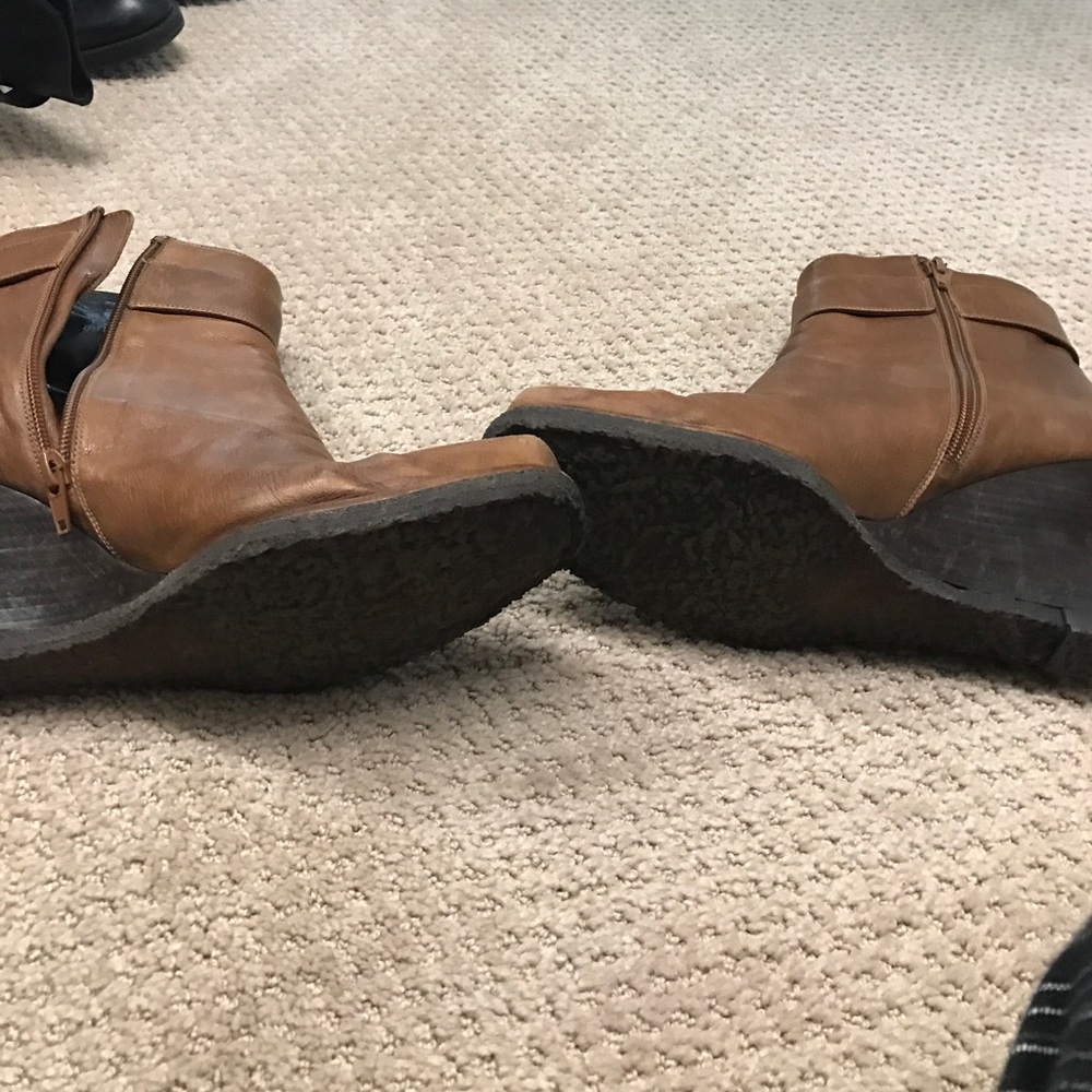 Stuart Weitzman Booties - image 5