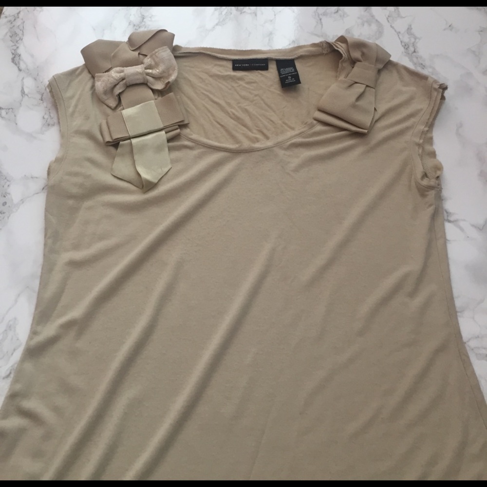 New York & Company! Bow detail shirt! NY&co